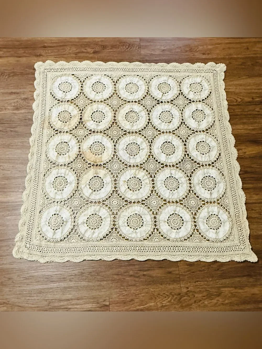 Vintage 1970’s Handmade Crocheted Embroidered Linen Tablecloth Lace Medallions